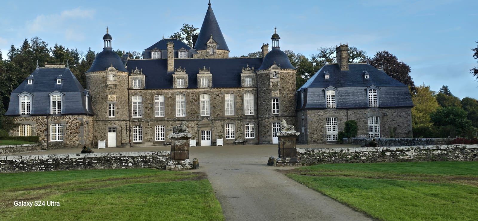 Château de La Bourbansais , Abbaye de Saint-Magloire de Léhon